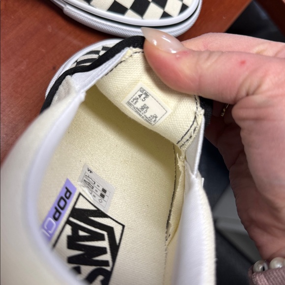 Vans checkered sneakers size 4.5 // 010313 - Picture 3 of 3